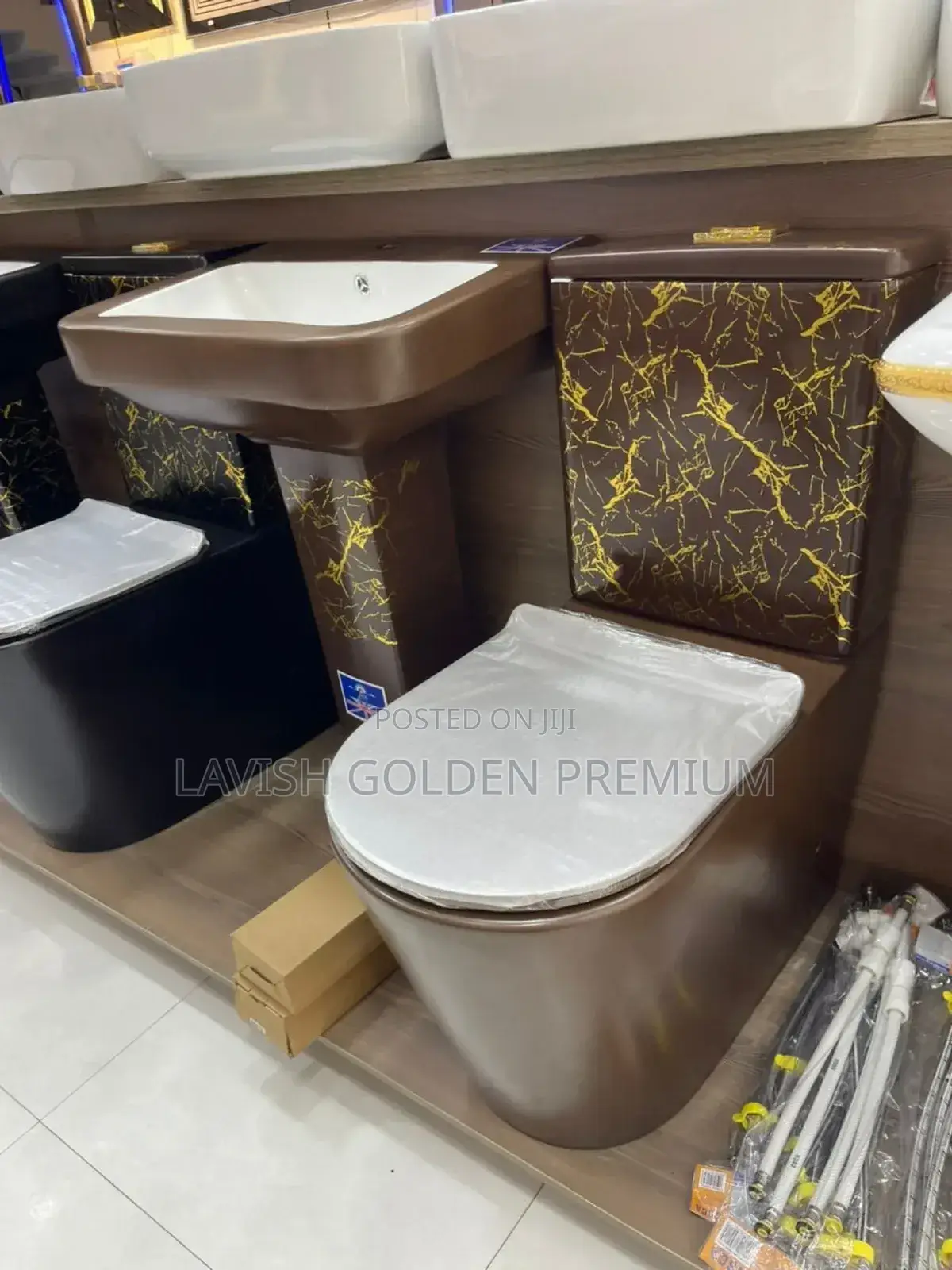 Ivy Marble Brown Water Closet With Basin and Pedestria