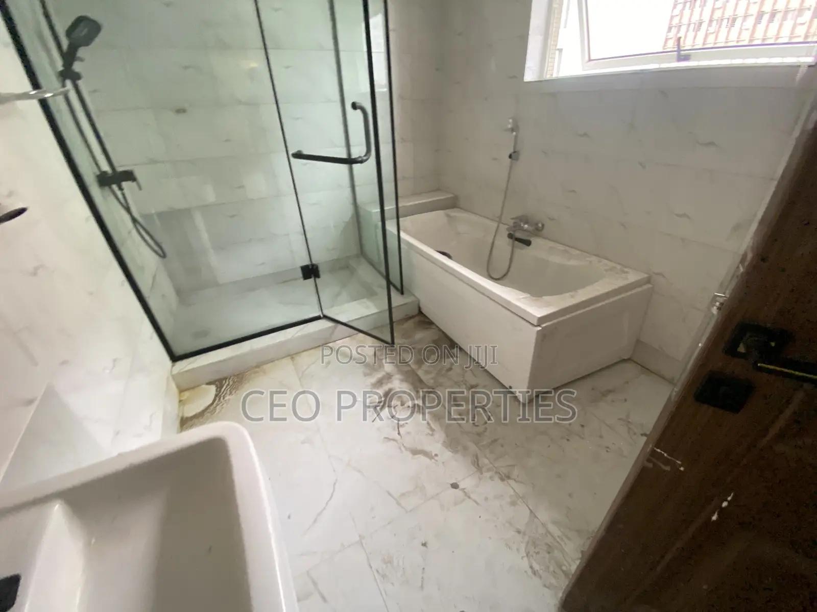3bdrm Block of Flats in Awolowo Road/Ikoyi for rent