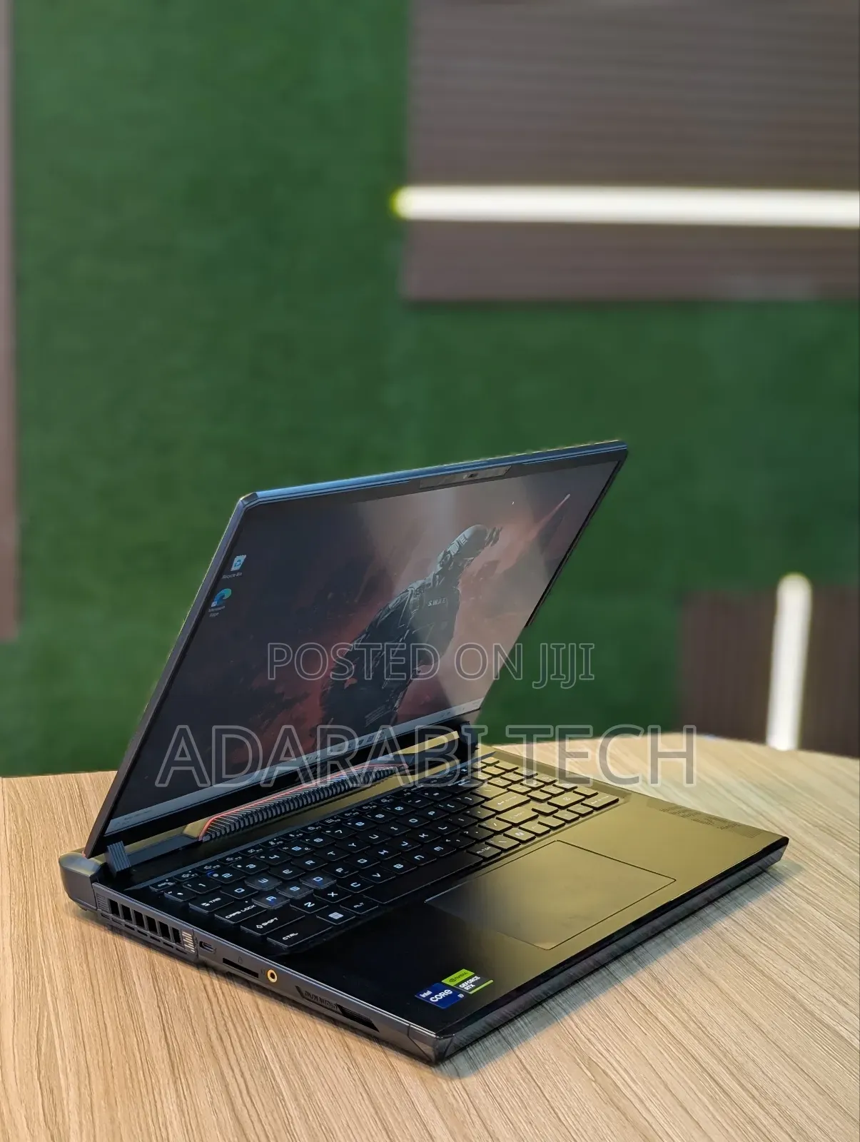 Laptop MSI Raider GE68HX 13vi-202us 32GB Intel Core I9 SSD 1T