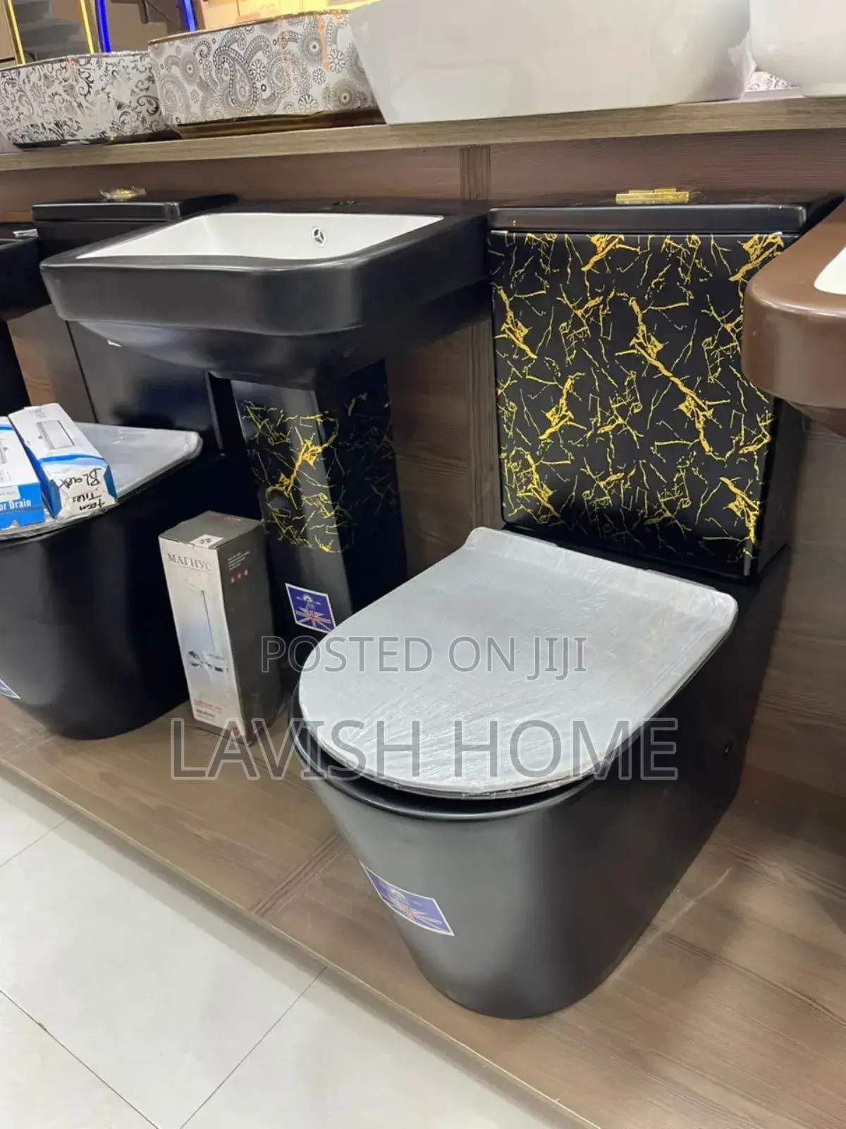 Envy Marble Gold Toilet Seat With Basin and Pedestria.