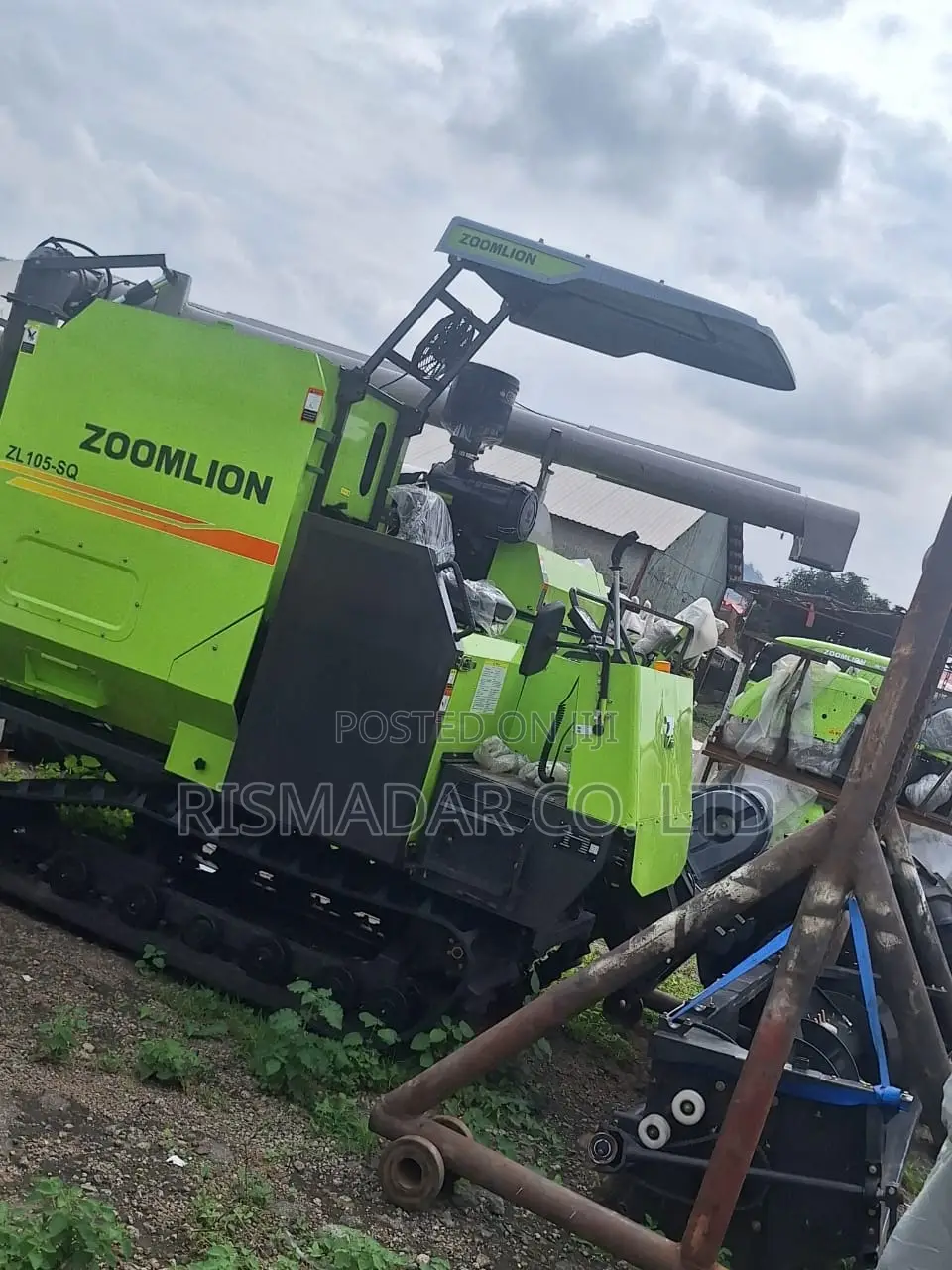 Heavy-Duty Zoomlion Zw105-Sq Combine Harvester