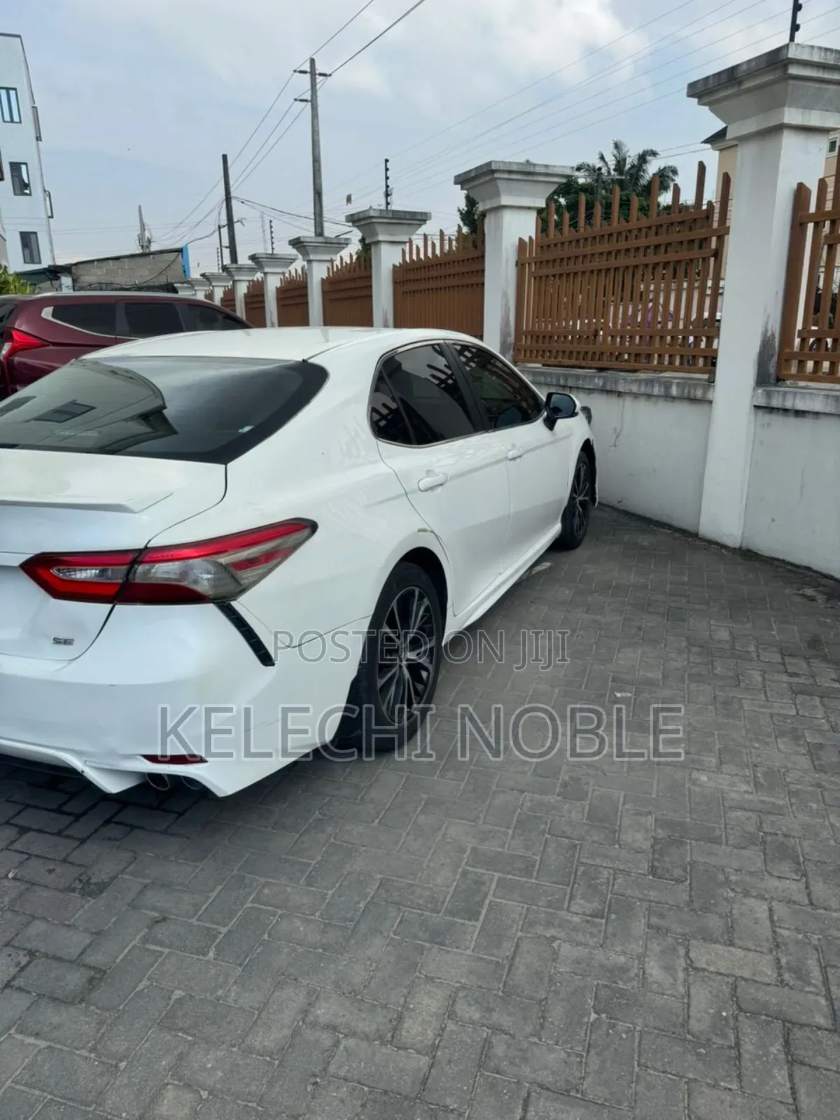 Toyota Camry SE (2.5L 4cyl 8A) 2019 White