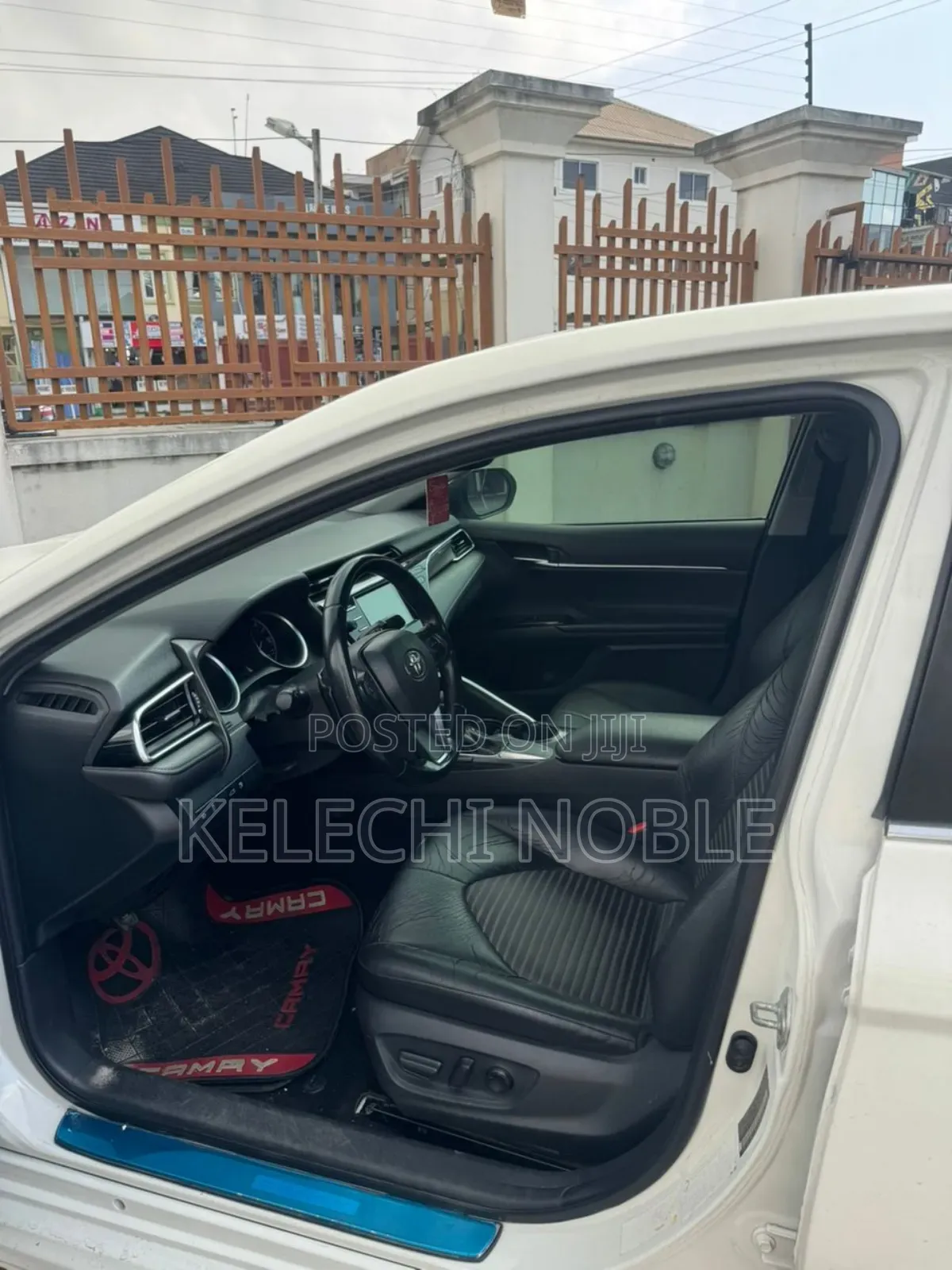 Toyota Camry SE (2.5L 4cyl 8A) 2019 White