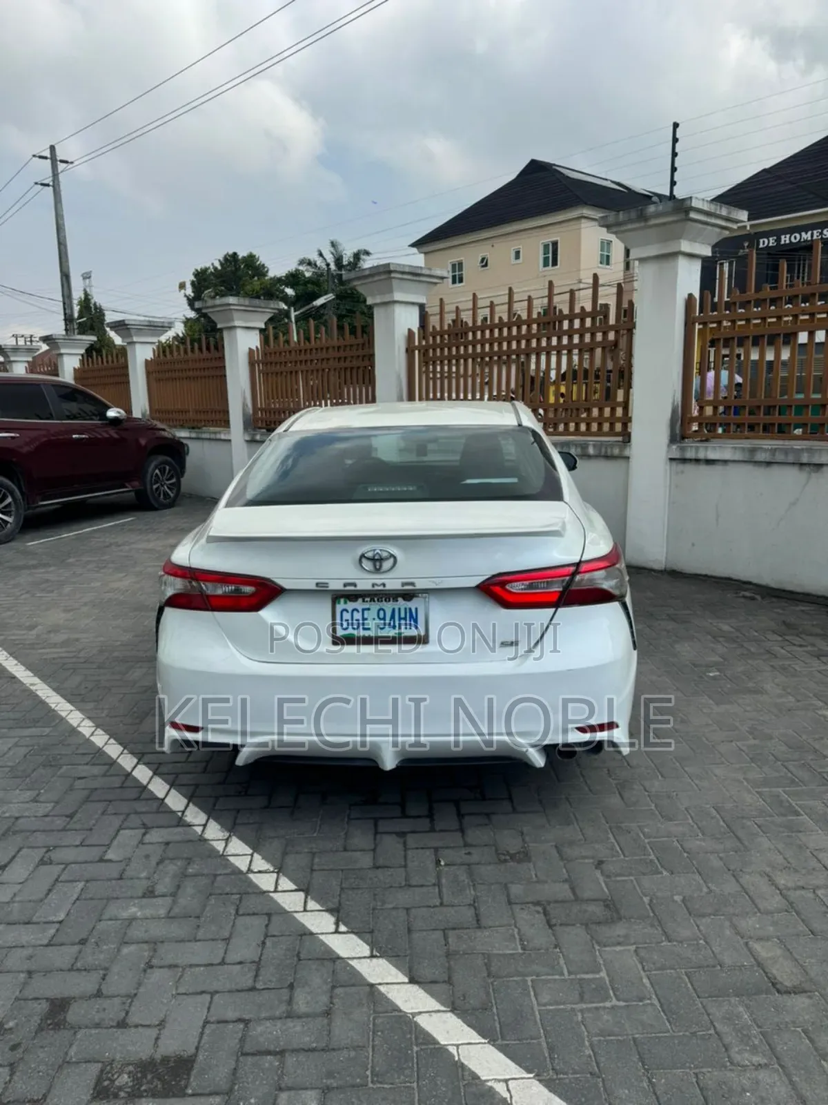 Toyota Camry SE (2.5L 4cyl 8A) 2019 White