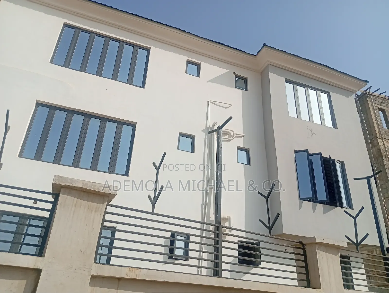 3bdrm Block of Flats in Jahi for sale