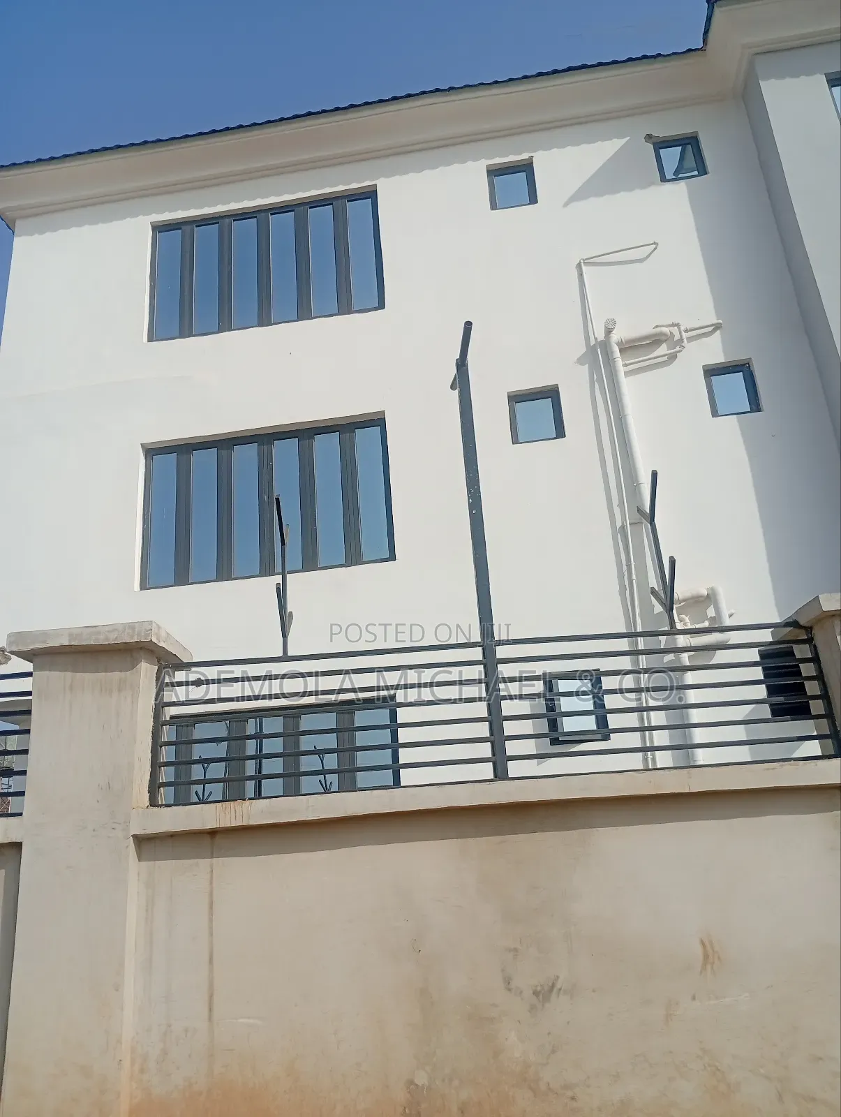 3bdrm Block of Flats in Jahi for sale