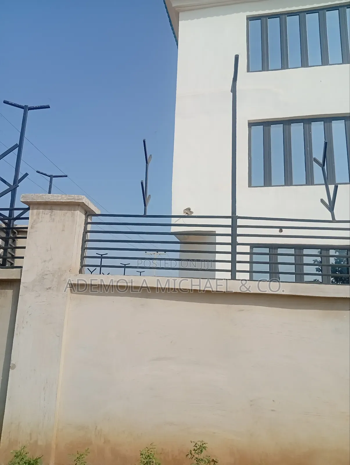 3bdrm Block of Flats in Jahi for sale