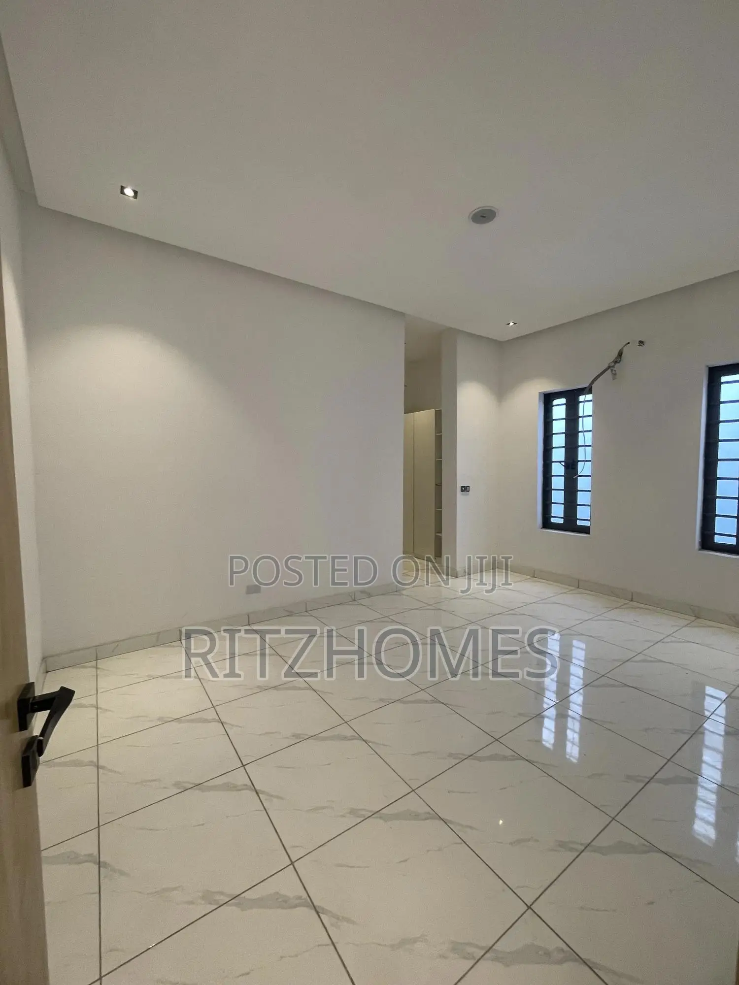 5bdrm Duplex in Ado / Ajah for sale