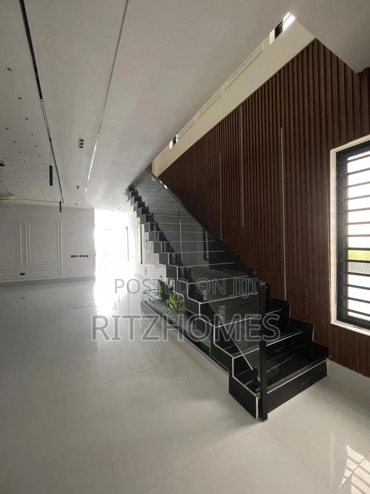 5bdrm House in Ado / Ajah for sale