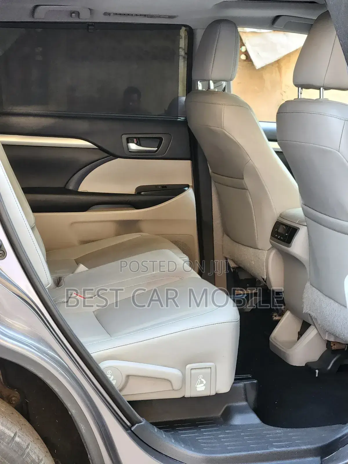 Toyota Highlander LE 4dr SUV AWD (3.5L 6cyl 6A) 2015 Gray