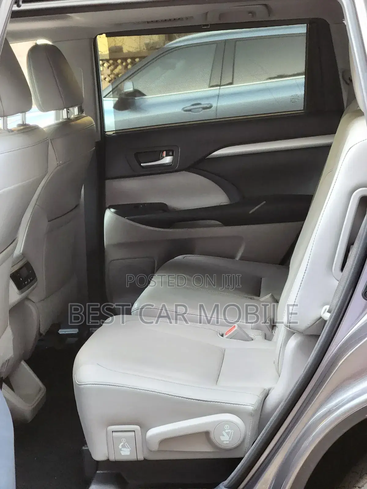 Toyota Highlander LE 4dr SUV AWD (3.5L 6cyl 6A) 2015 Gray