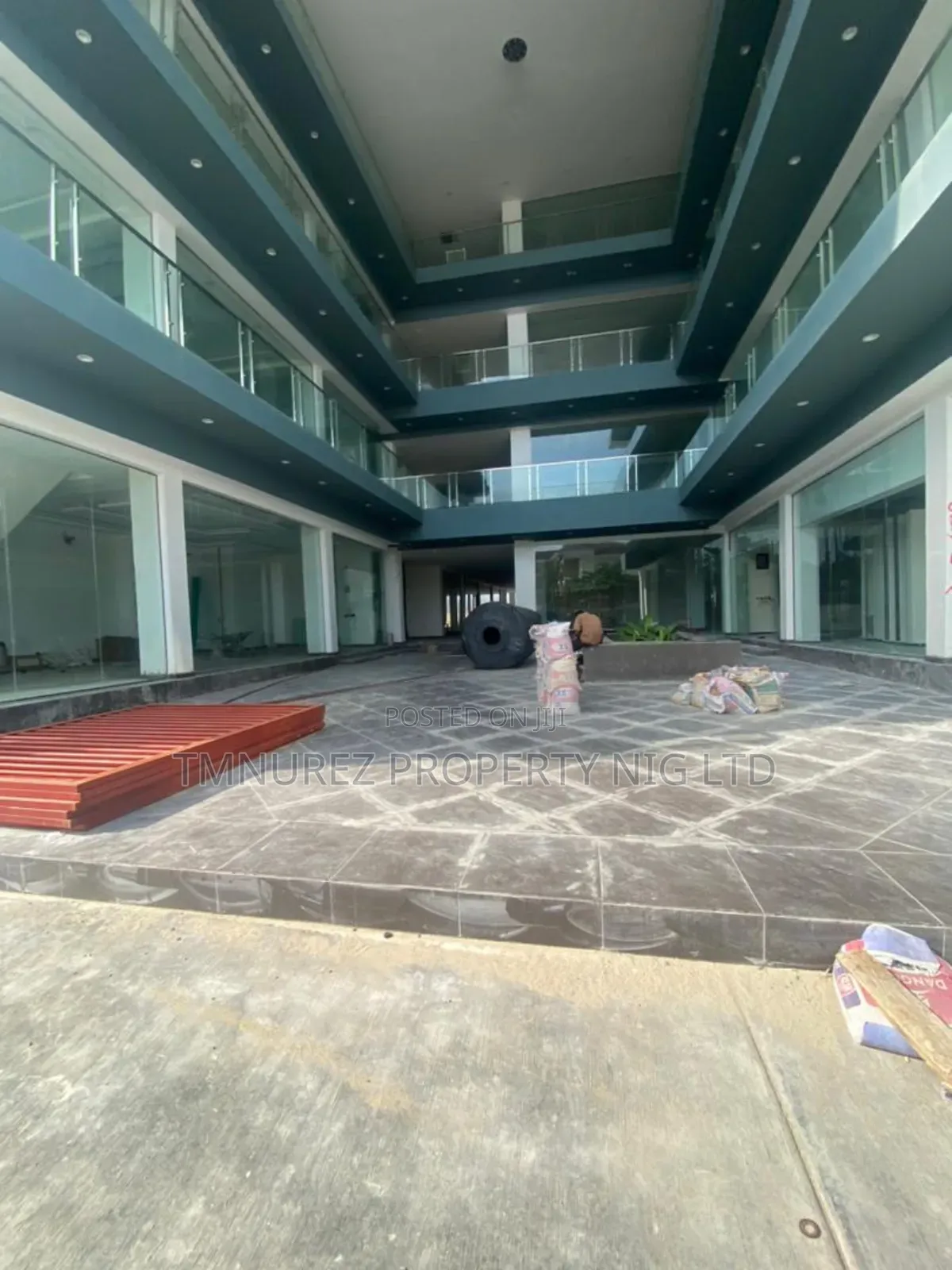 Showroom for Rent