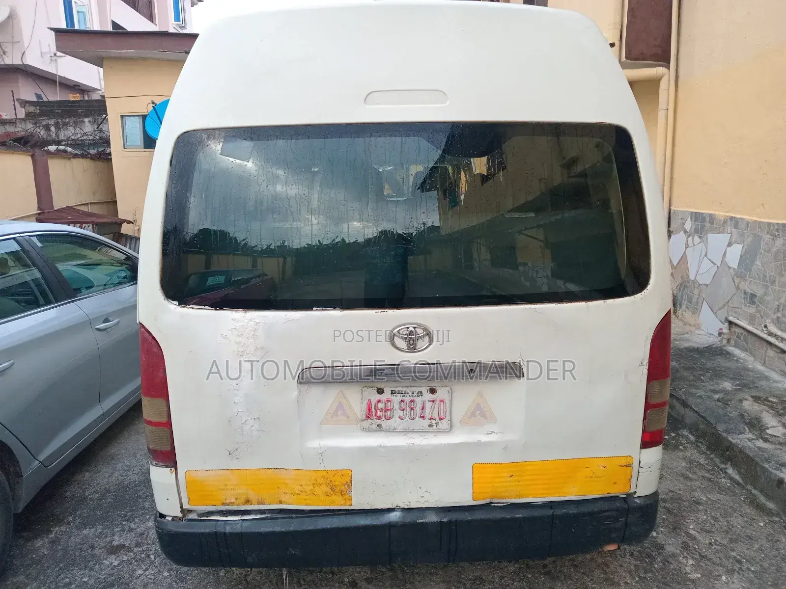 Toyota Grand HiAce 2015 White