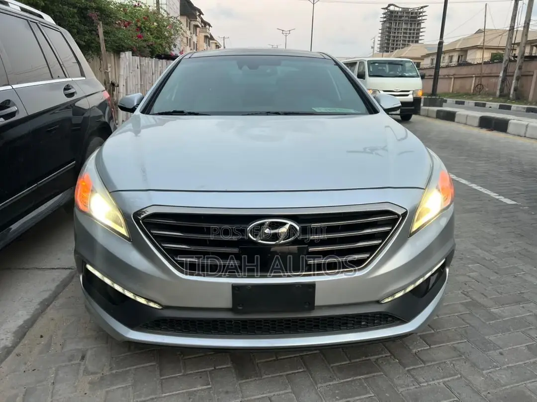 Hyundai Sonata Sport 2.0T 4dr Sedan (2.0L 4cyl Turbo 6A) 2015 Silver