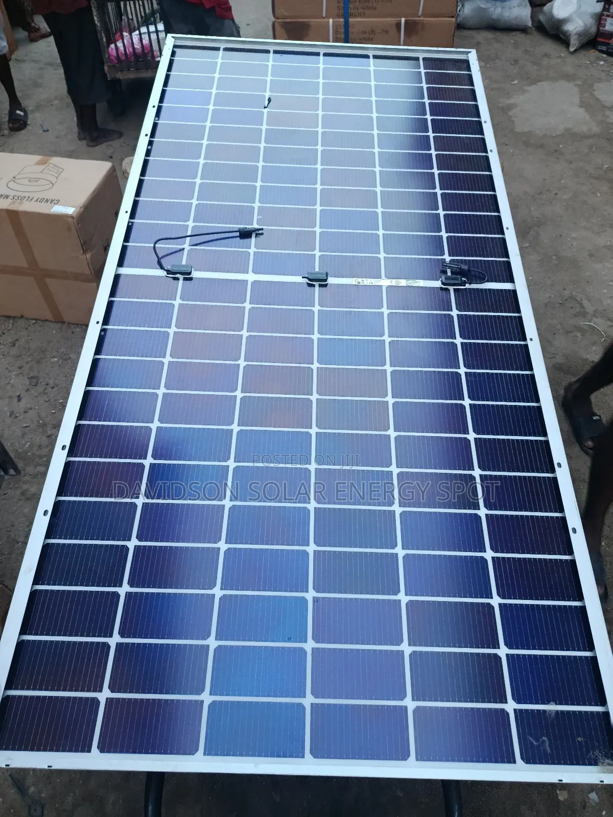 600watt Jinko Solar Panel Halfcourt