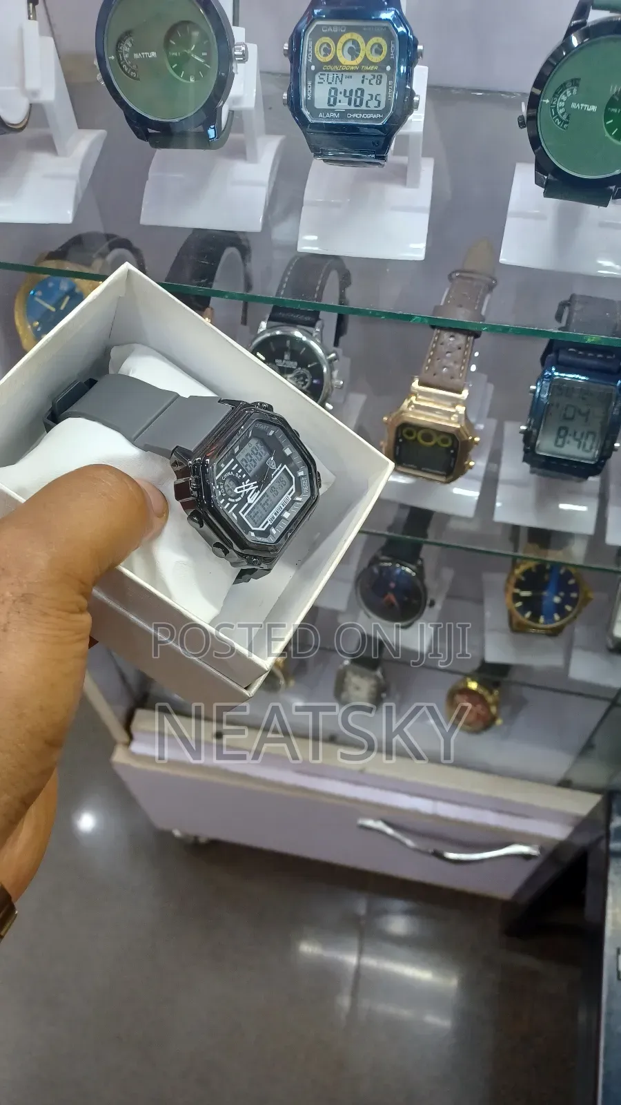 Quality Men Black Wristwatch