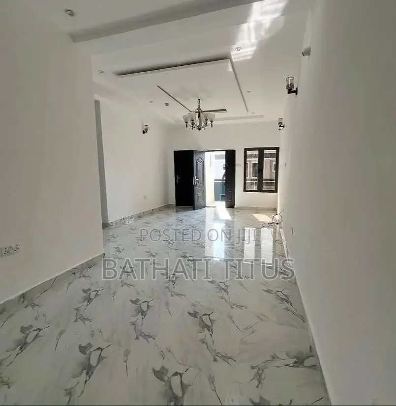 3bdrm Block of Flats in Wuye for sale