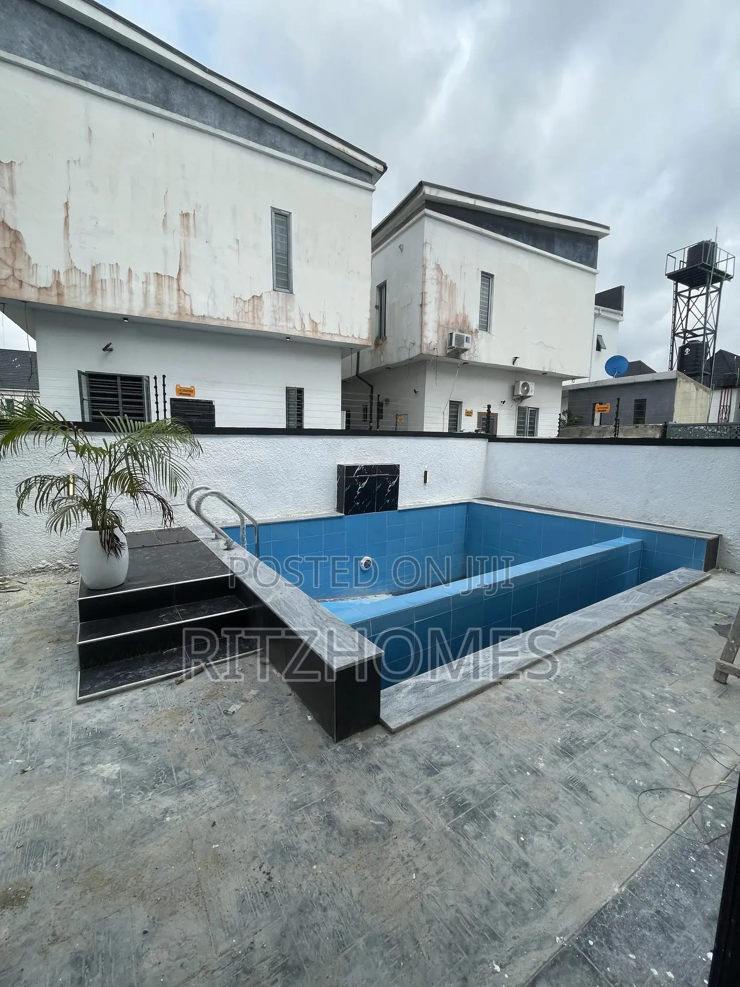 5bdrm House in Ado / Ajah for sale