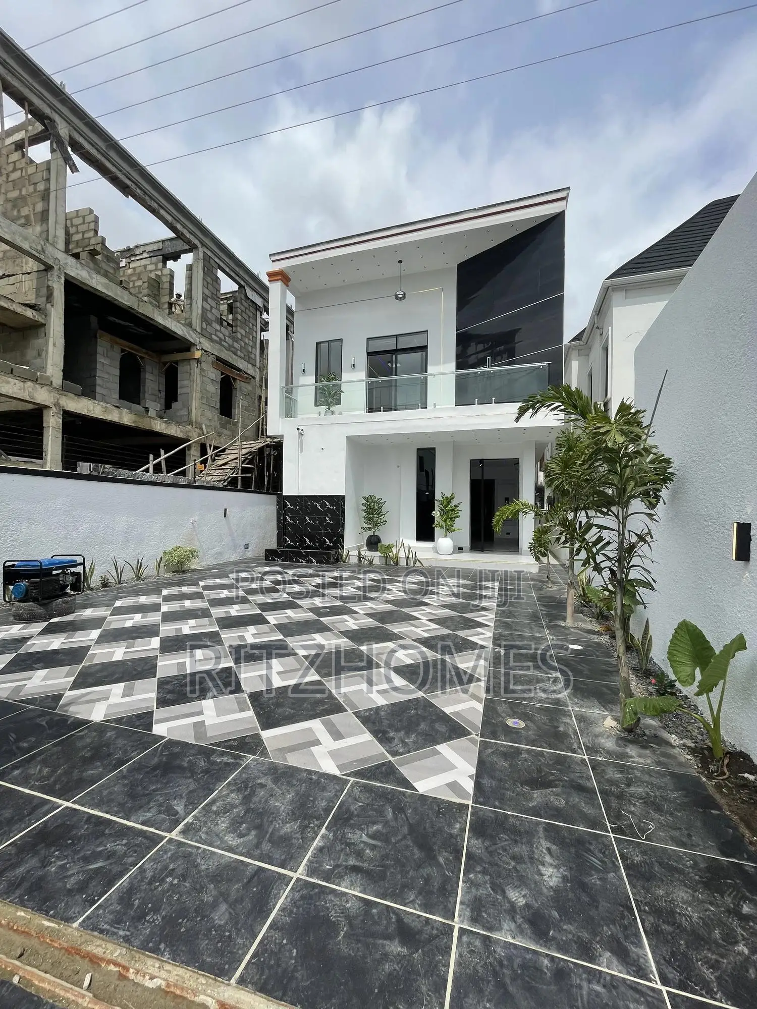 5bdrm House in Ado / Ajah for sale