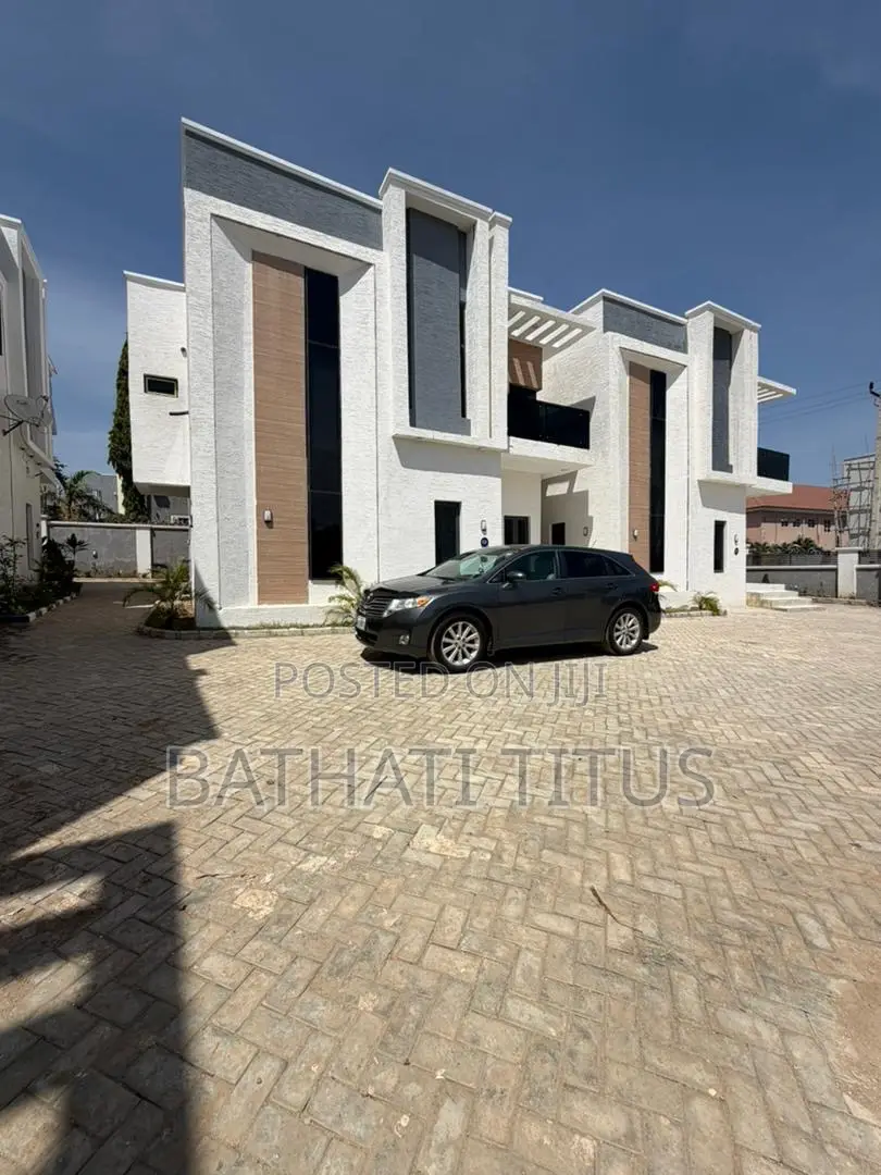 5bdrm Duplex in Kaura for sale