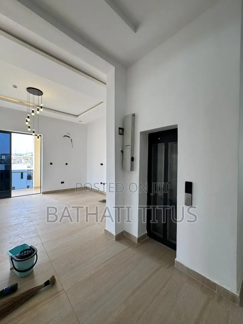 6bdrm Duplex in Guzape District for sale