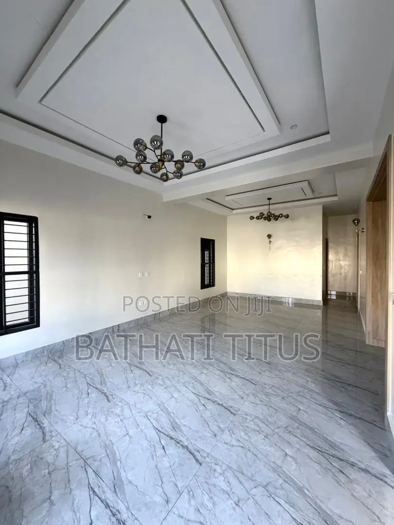 5bdrm Duplex in Kado for sale