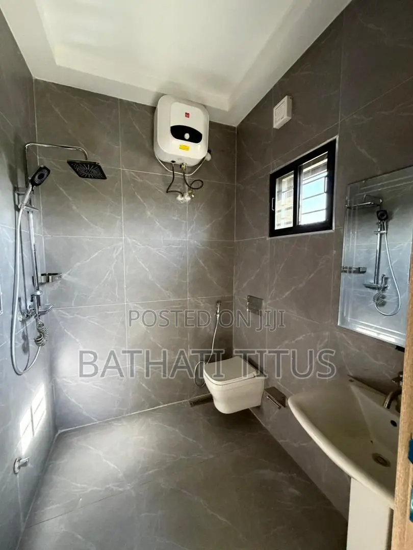 5bdrm Duplex in Kado for sale