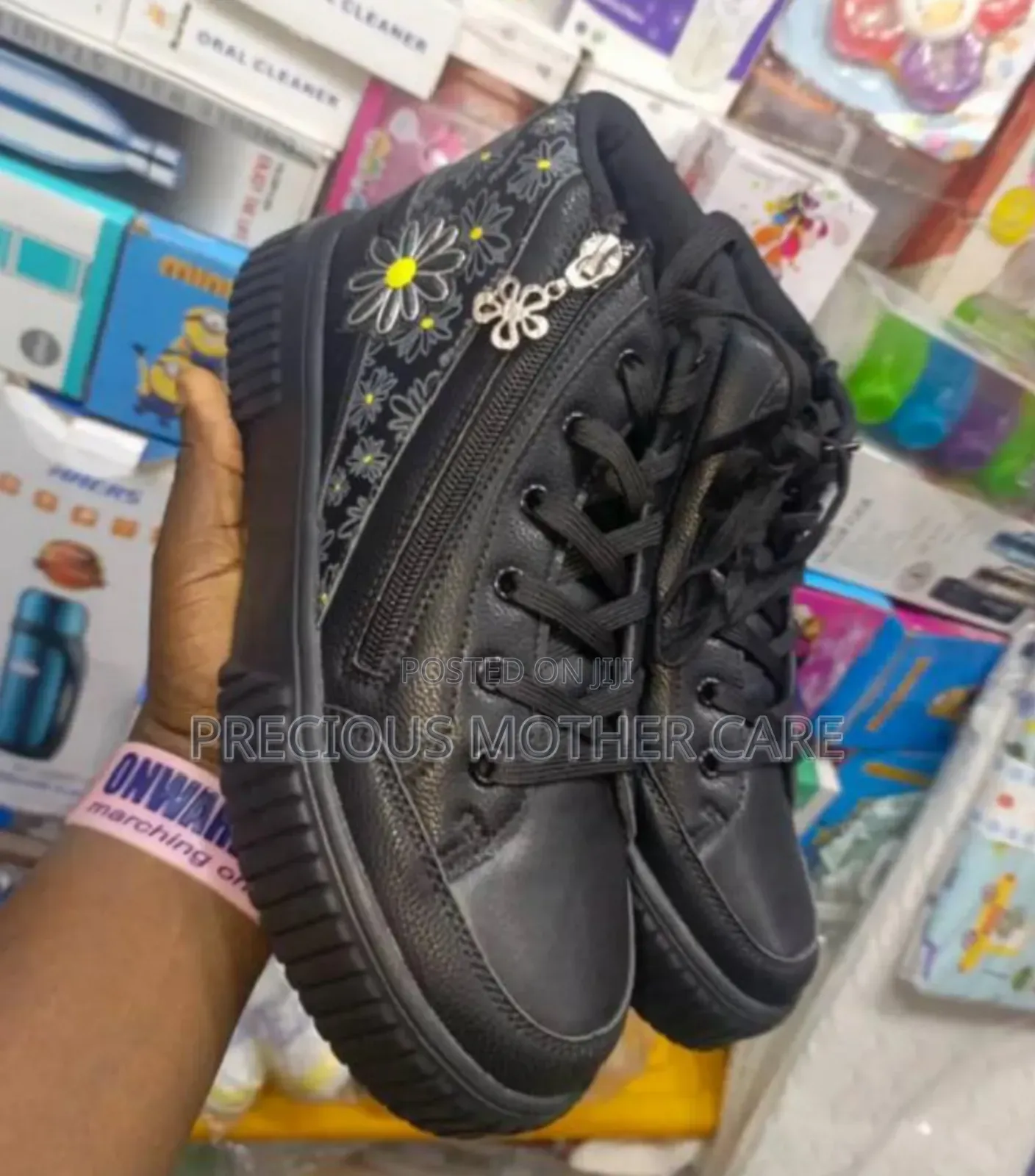 Quality Children Sneaker Size 37,38,39