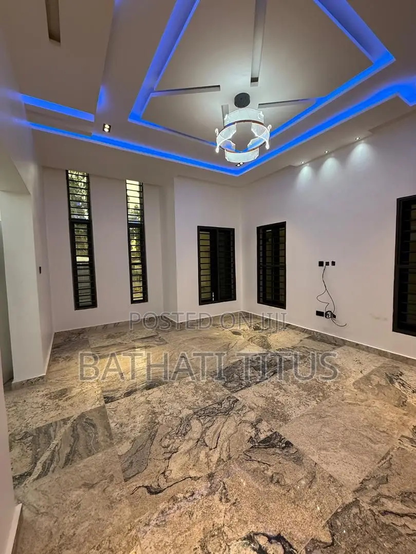 4bdrm Duplex in Life Camp for sale