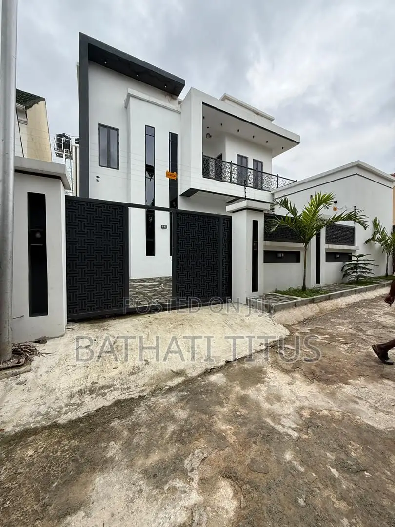 4bdrm Duplex in Life Camp for sale