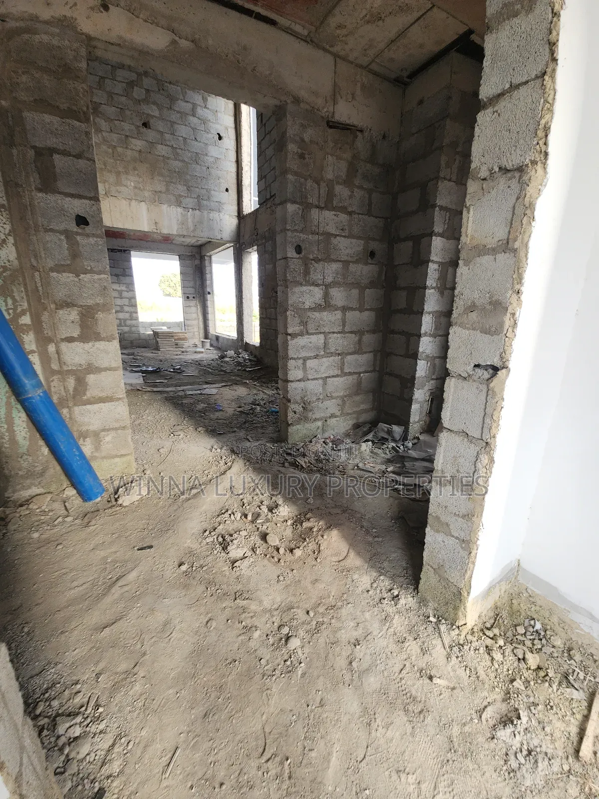 5bdrm Duplex in River Park Estate, for sale