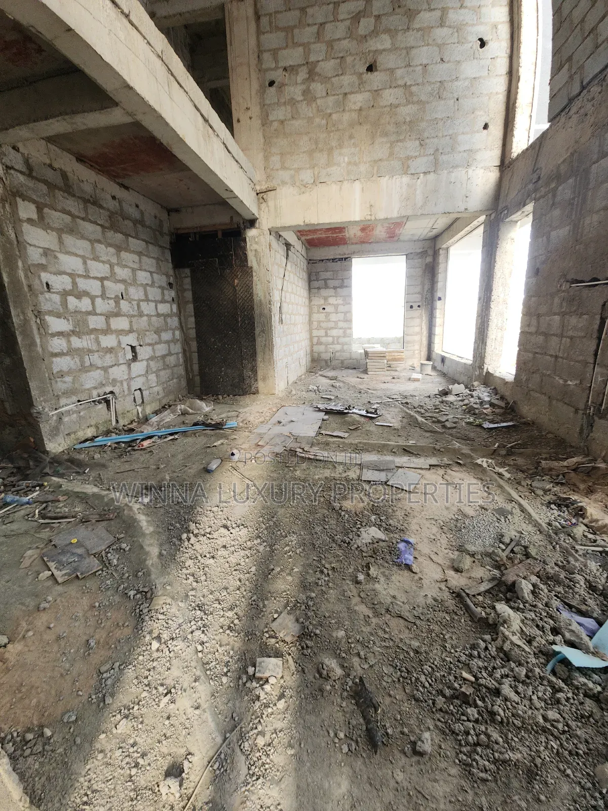 5bdrm Duplex in River Park Estate, for sale