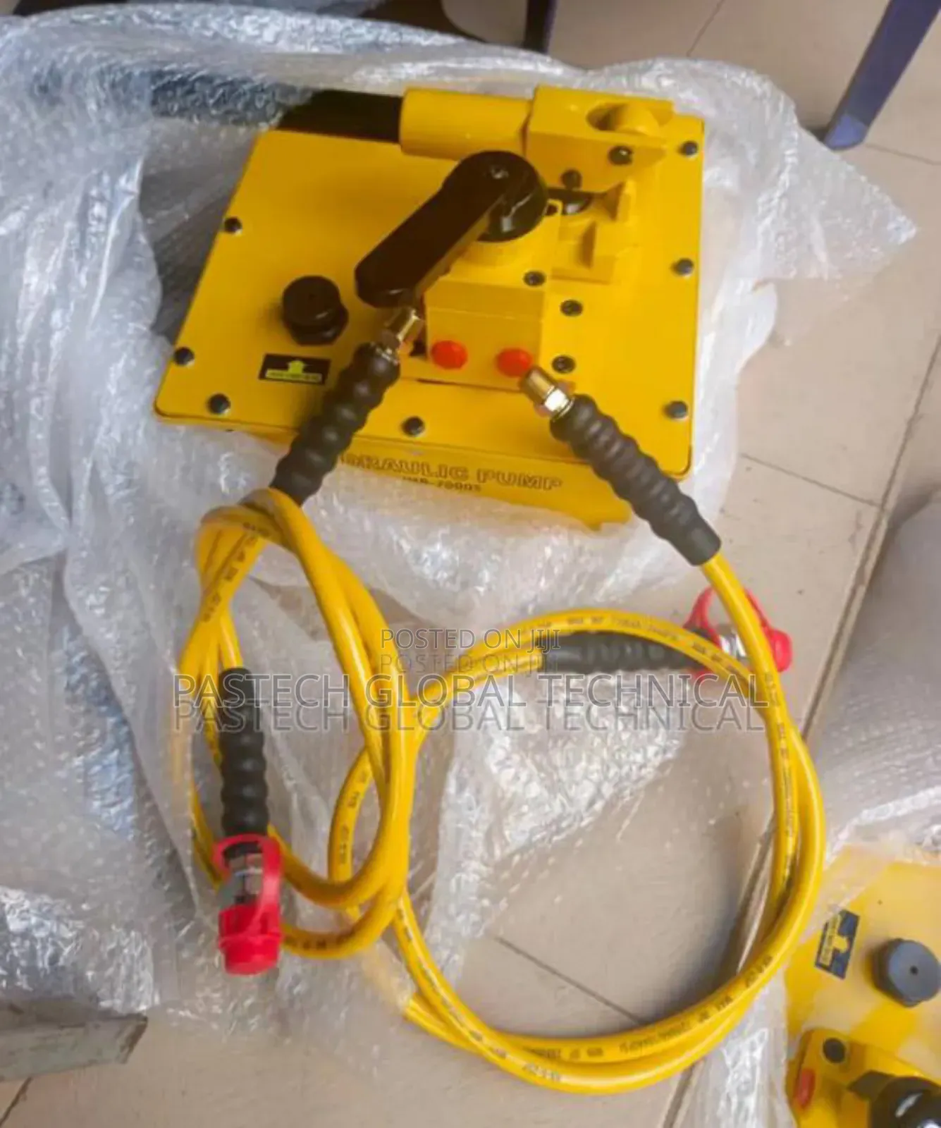 //Enerpac P462 Two-Speed Ultima Steel Hydraulic Hand Pump//
