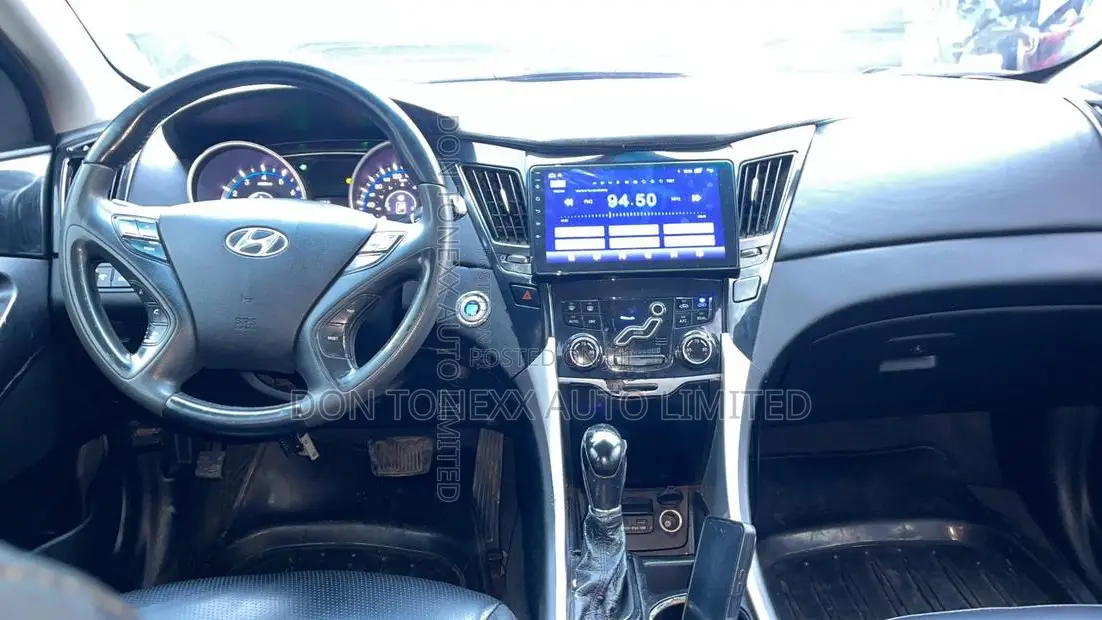 Hyundai Sonata Limited 2.0T Sedan (2.0L 4cyl 6A) 2011 Black