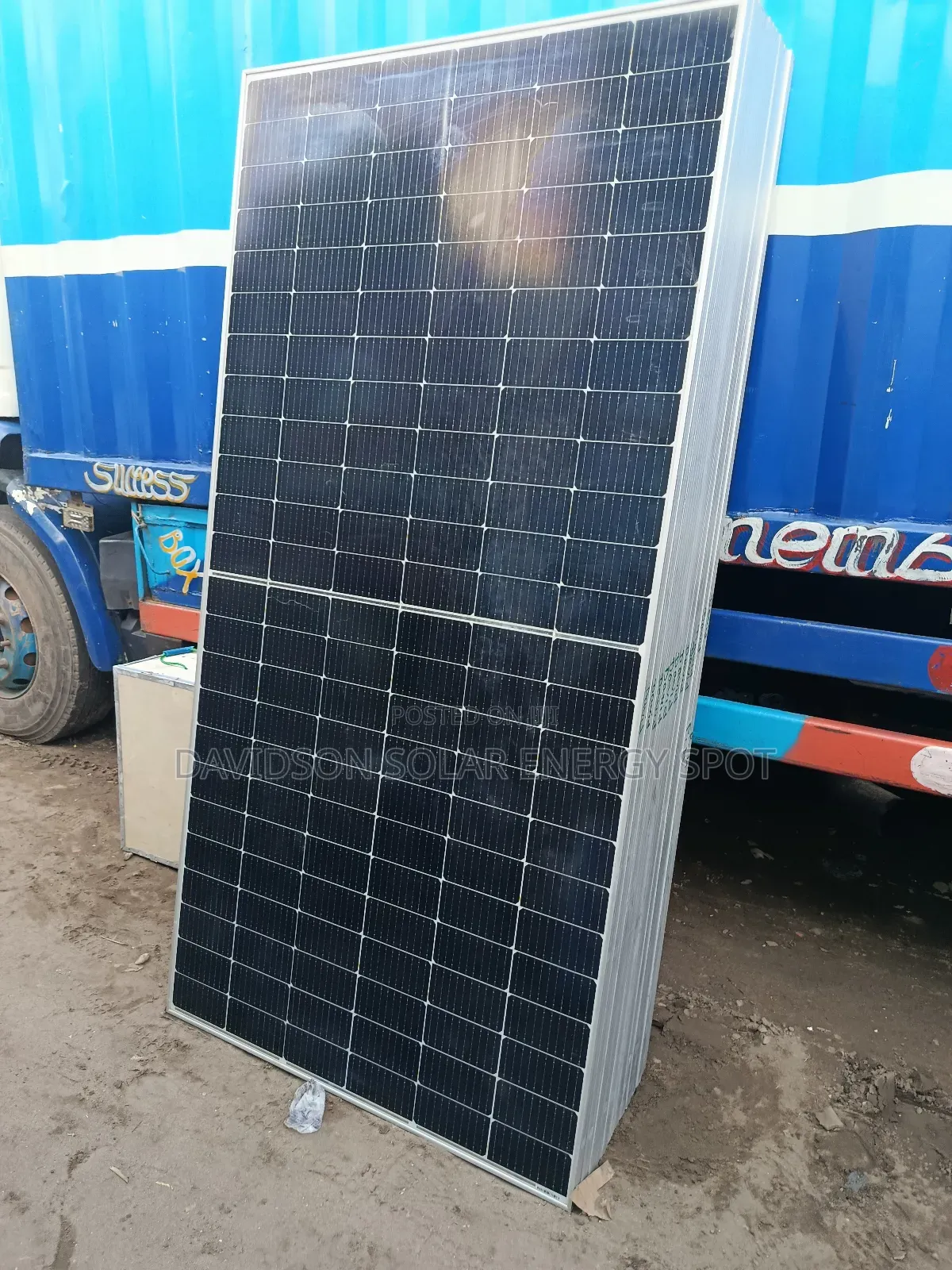 600watt Canadian Solar Panel Halfcourt