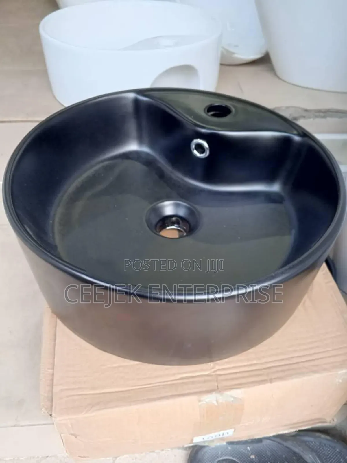 Black Contertop Basin With Tap Hole