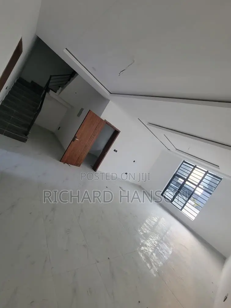 3bdrm Apartment in Abraham Adesanya Estate for rent