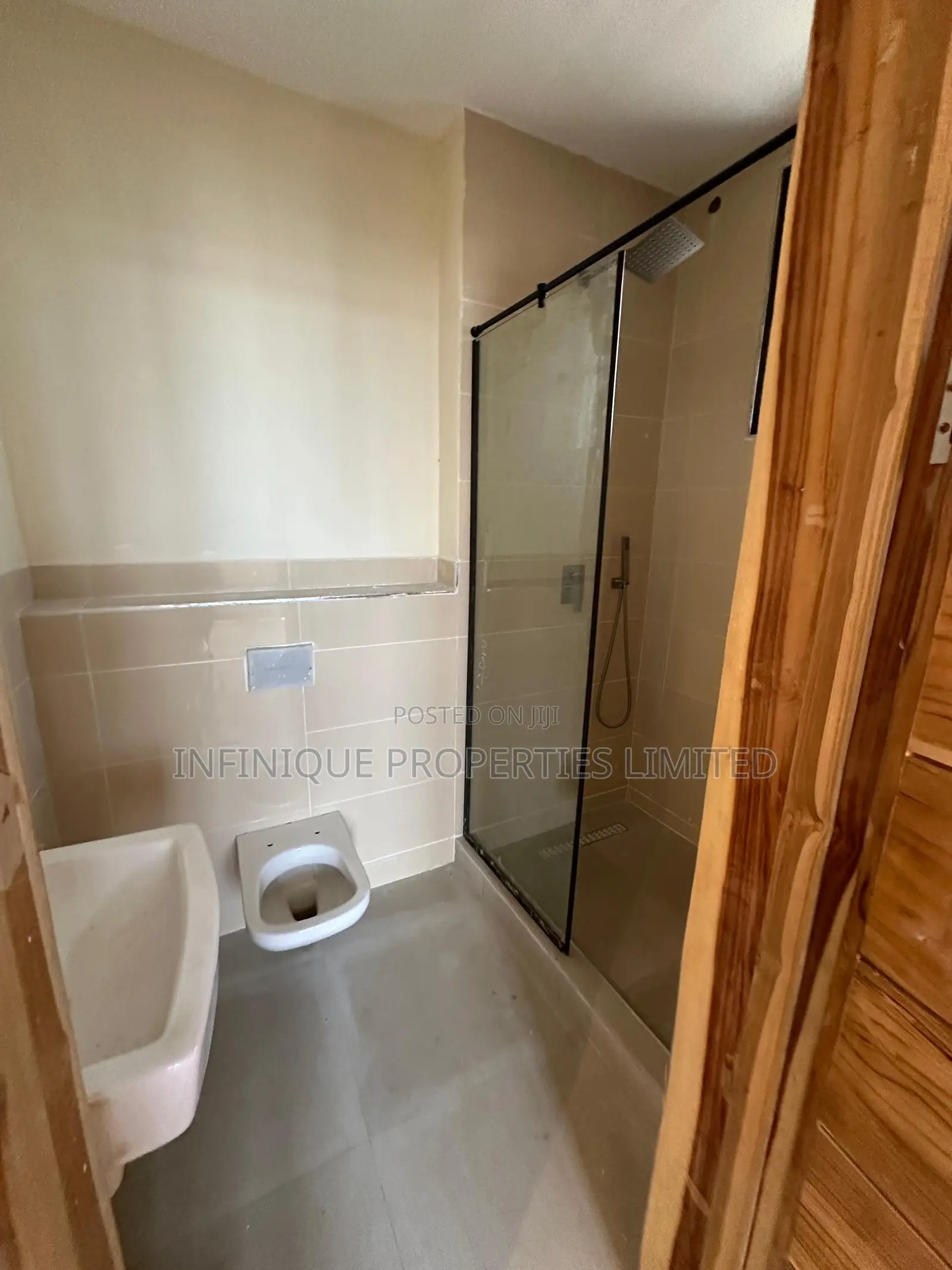 3bdrm Apartment in Lekki Phase 1 for rent