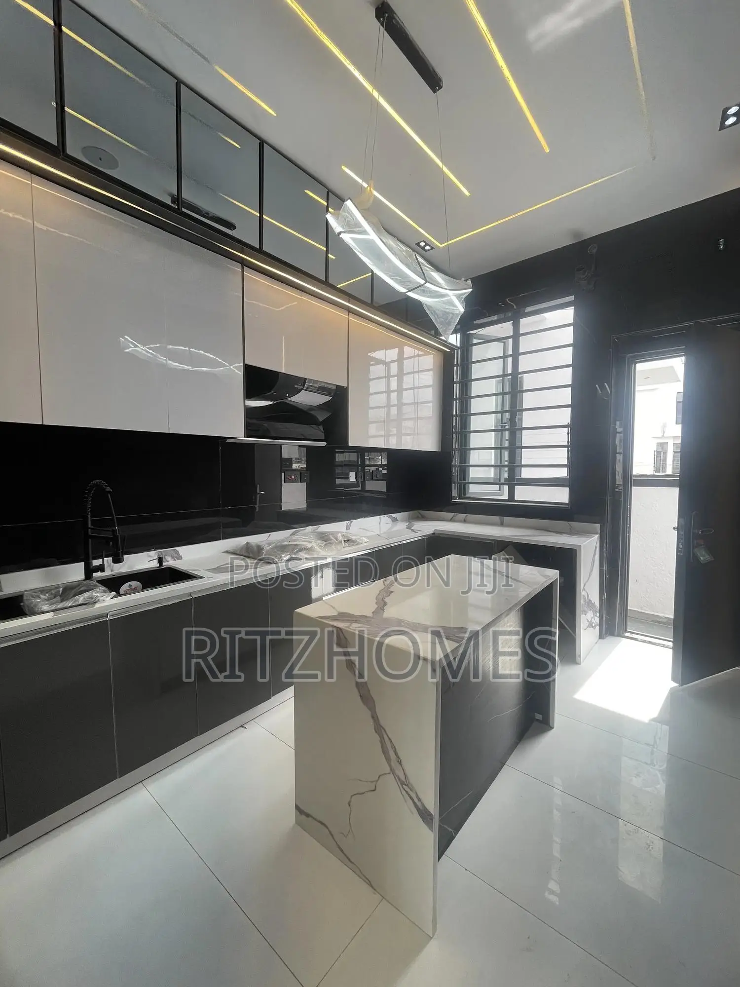 4bdrm House in Ado / Ajah for sale