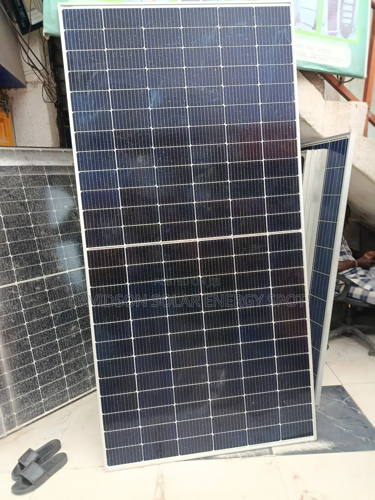 550watt Canadian Solar Panel Halfcourt