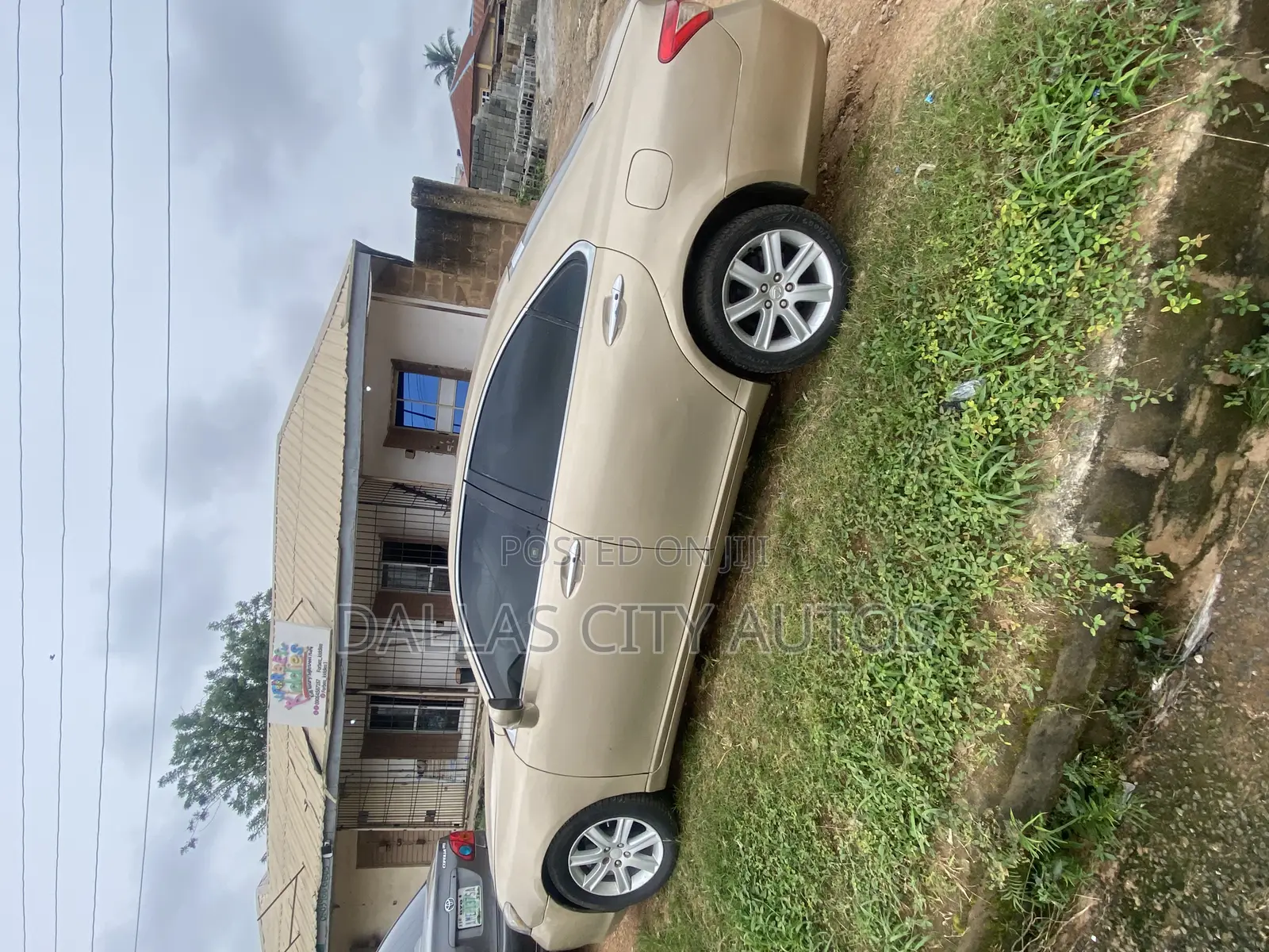 Lexus ES 350 2010 Gold