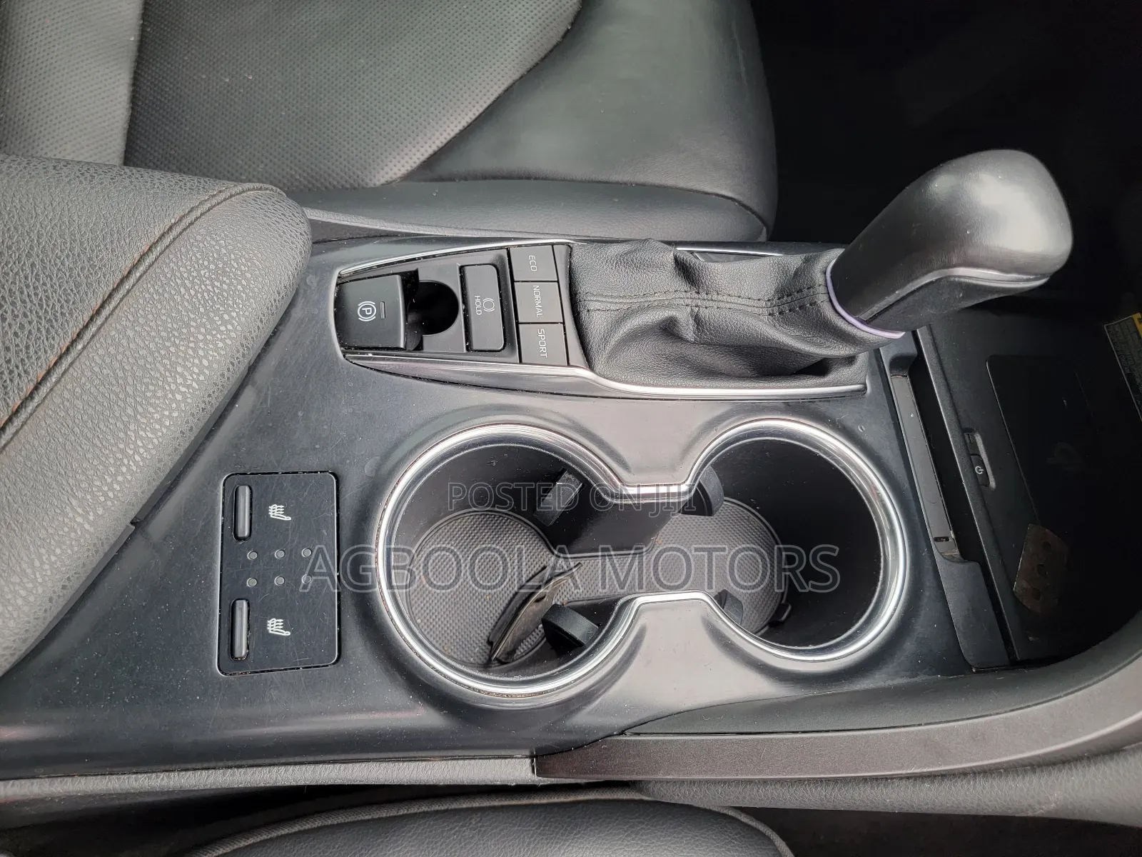 Toyota Camry XLE 2021 Red