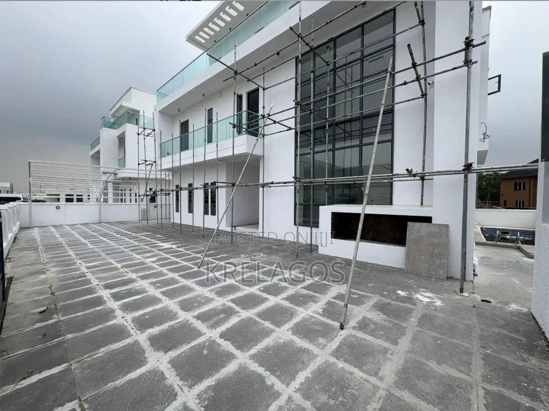 5bdrm Duplex in Royal Gardens, Off Lekki-Epe Expressway for sale