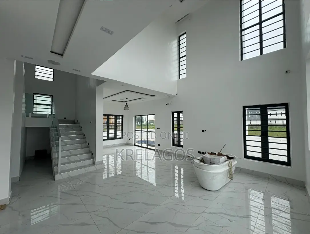 5bdrm Duplex in Royal Gardens, Off Lekki-Epe Expressway for sale