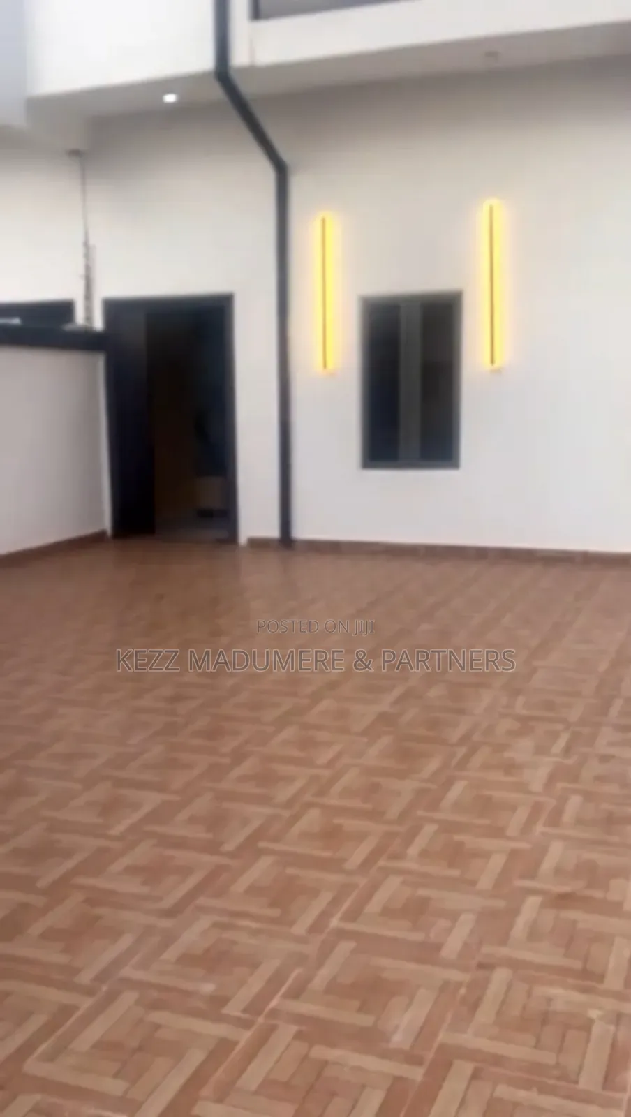 5bdrm Duplex in Off Nnebisi Road ,, Oshimili South for sale