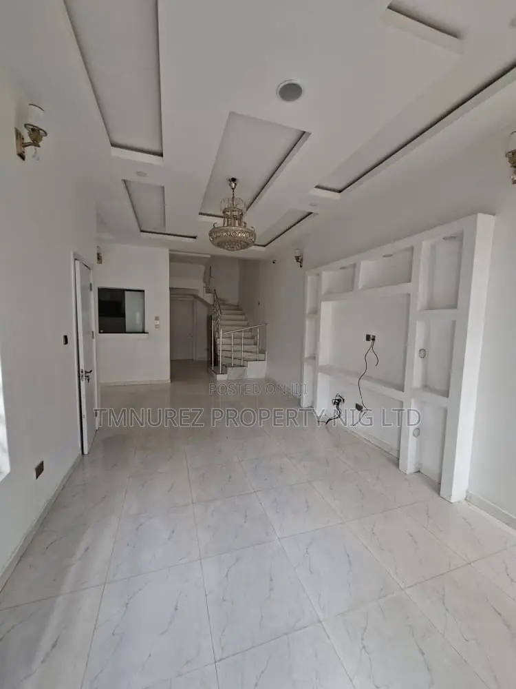 4bdrm Duplex in Alternative, Lekki for rent