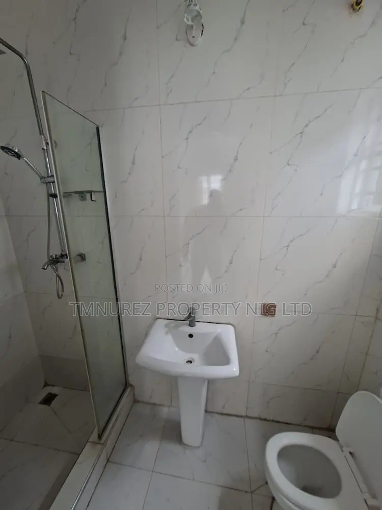 4bdrm Duplex in Alternative, Lekki for rent
