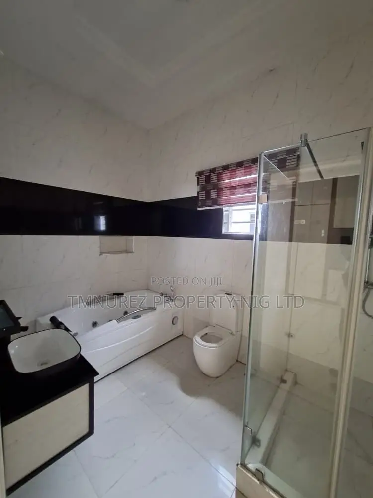 4bdrm Duplex in Alternative, Lekki for rent