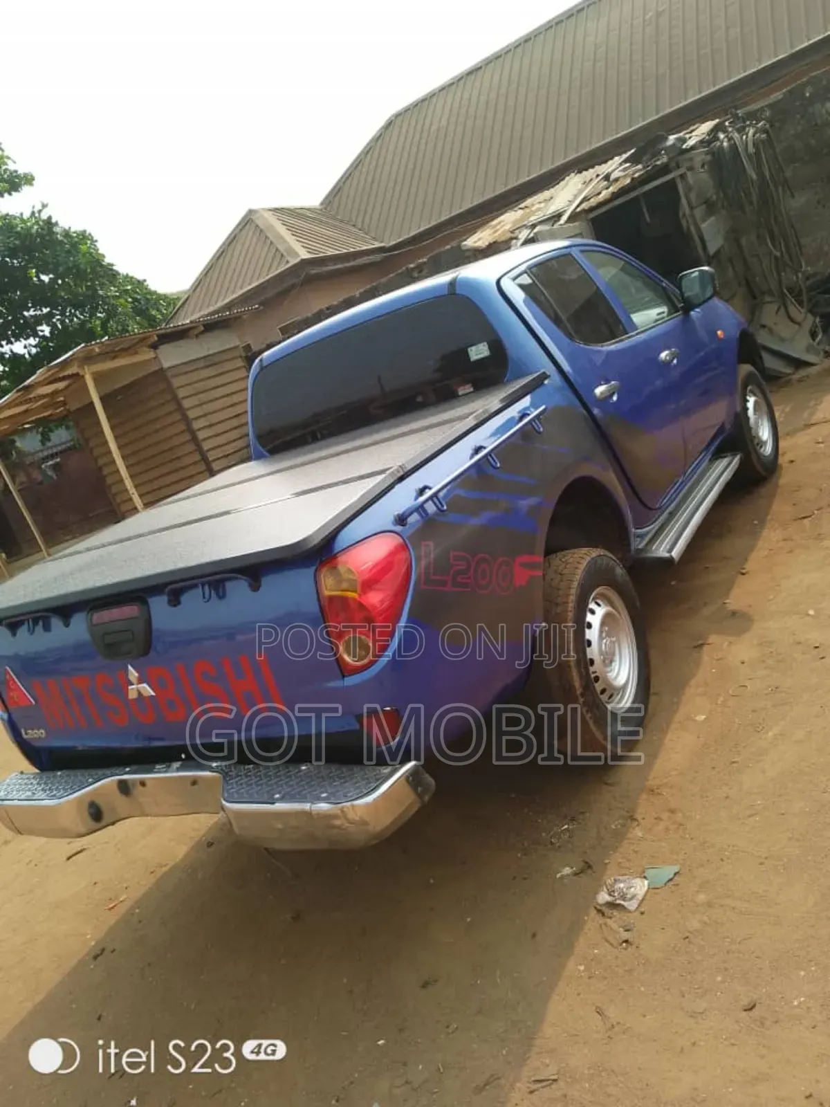 Mitsubishi L200 Double Cab 2.5 180hp 4WD 2012 Blue