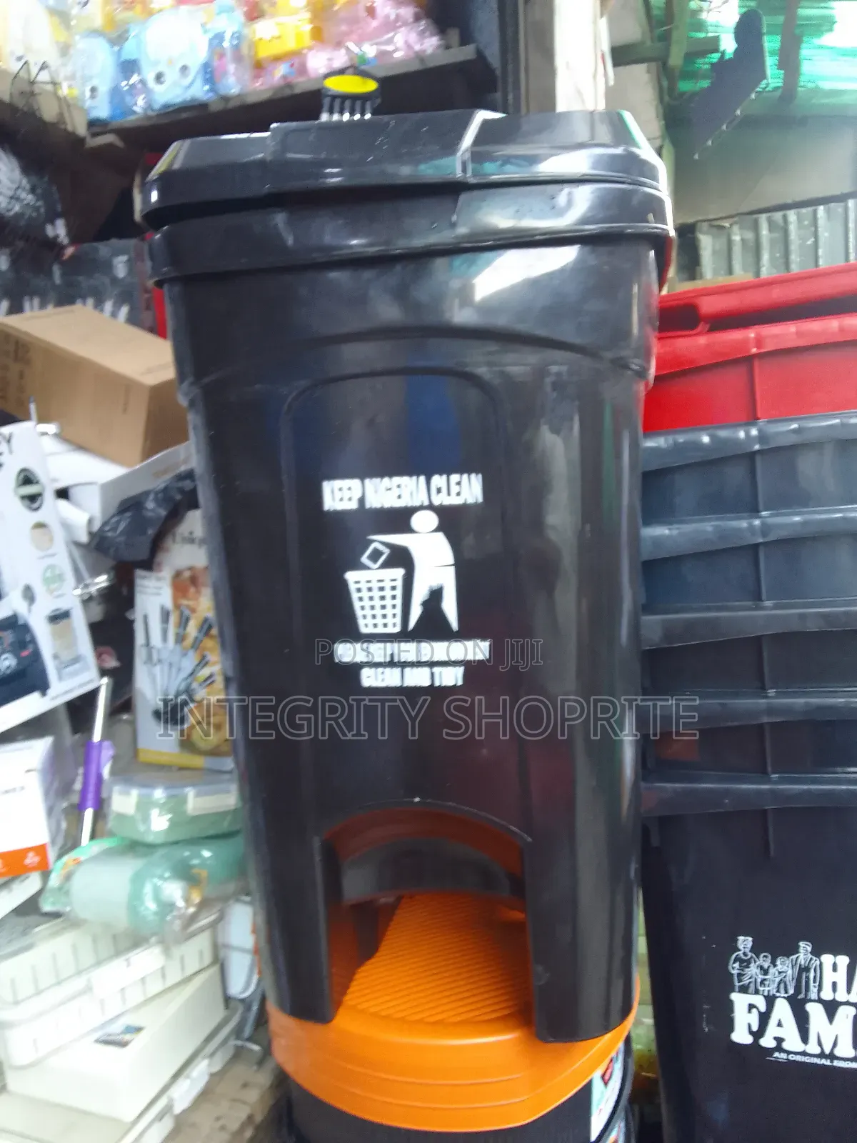 Plastic Waste Bin/Dustbin 120 Litre Black